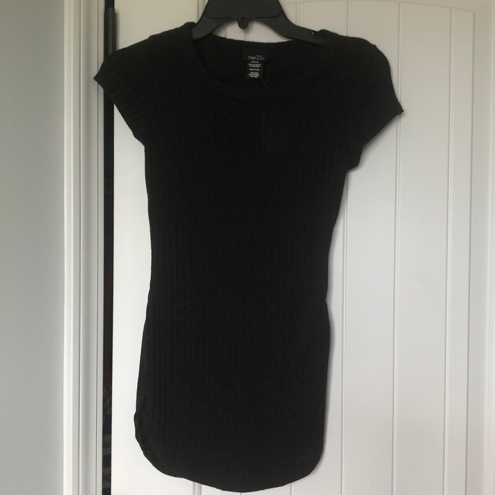 Rue 21 Top Women's Size XS Gray/Black Short Sleeve Ribbed Shirt
